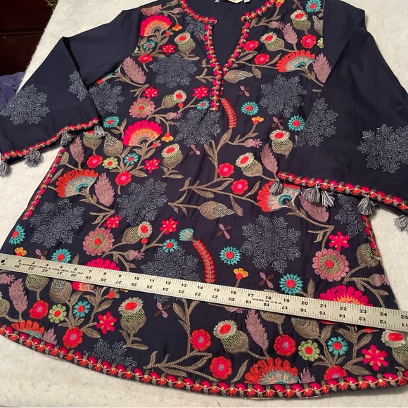 Soft Surroundings Banjara Floral Embroidered Boho Peasant Top W Pockets Size L - Picture 8 of 12